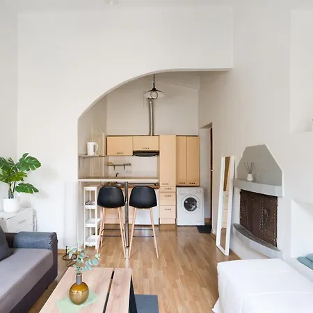 Old Town Loft Private Terrace Steps From Cathedral *