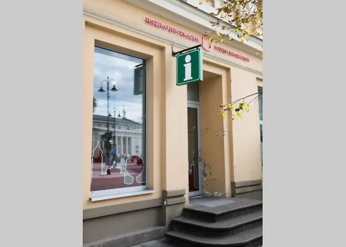 Old Town Loft Private Terrace Steps From Cathedral *