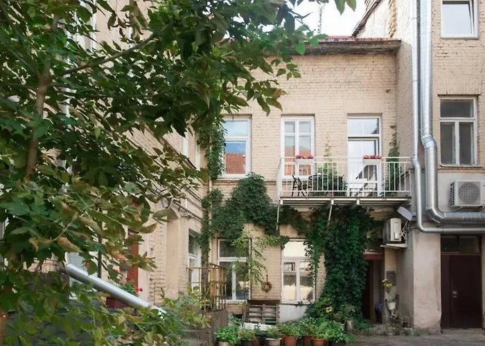 Old Town Loft Private Terrace Steps From Cathedral *