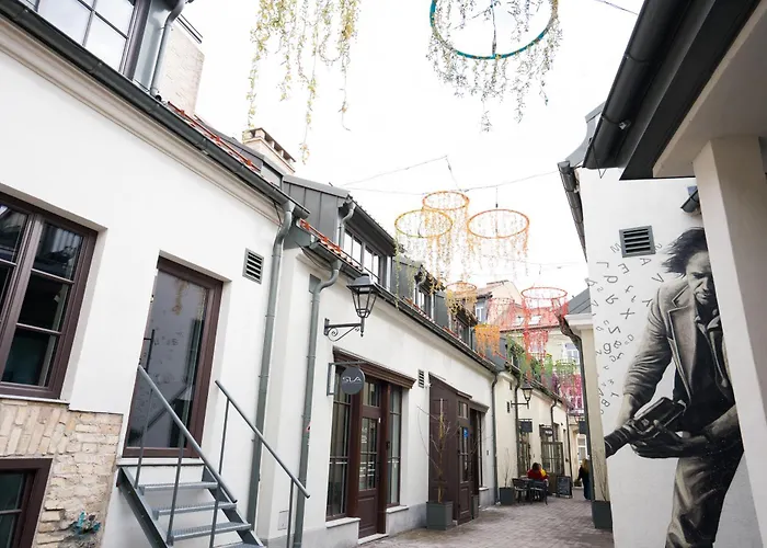 公寓 Old Town Loft Private Terrace Steps From Cathedral *